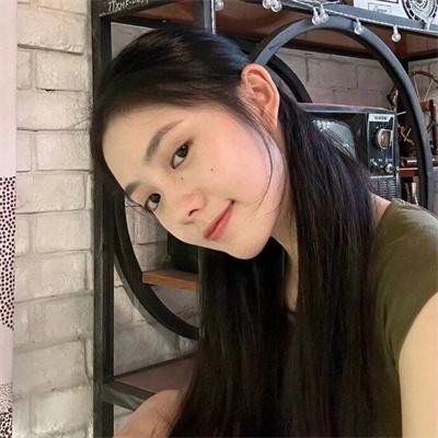 乳房与月亮海报